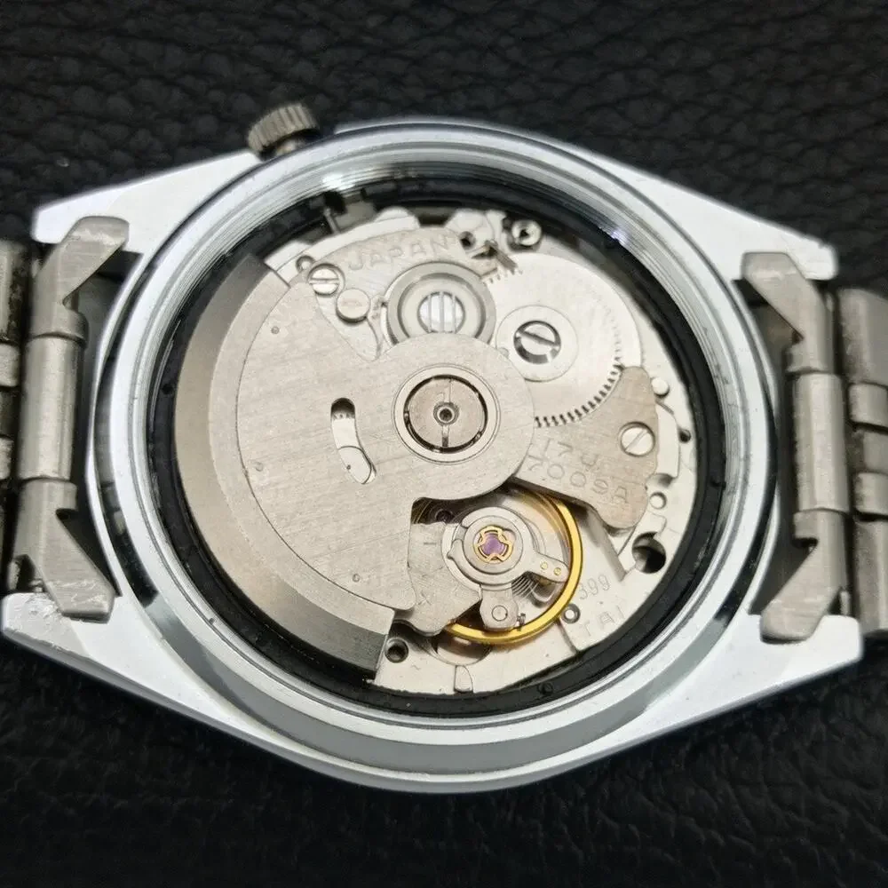 Vintage 1977 Seiko Automatic Mens Silver Watch W/daydate & Gold accents